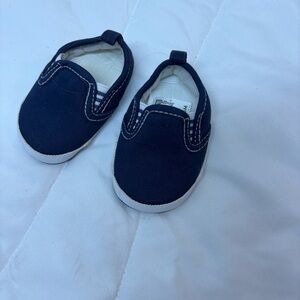 NWOT. Classic Navy Baby Slip-On Shoes 3-6 months- bottoms say Hello World